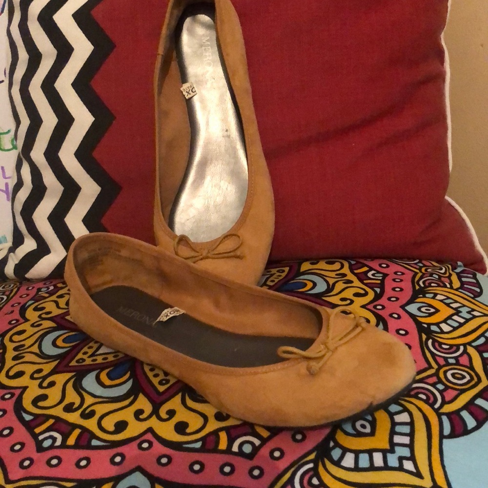 Size 8 mustard color flats